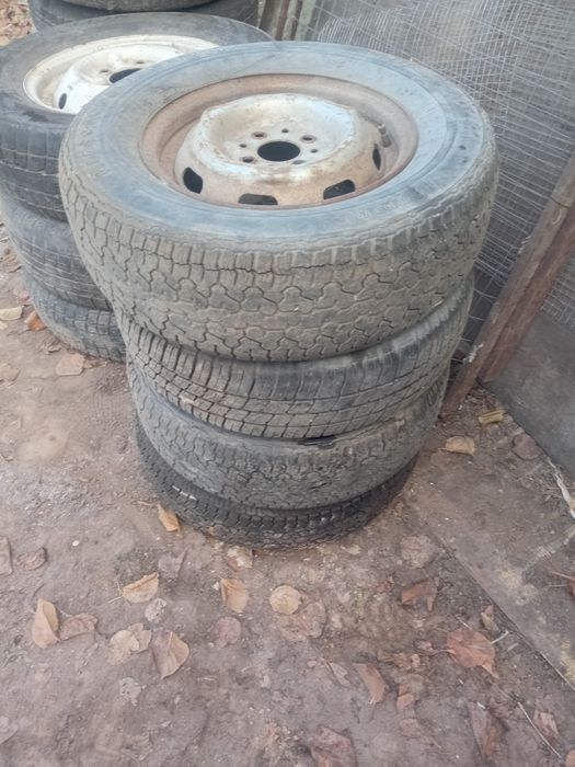 Продам резину вместе с дисками на жигули на 13