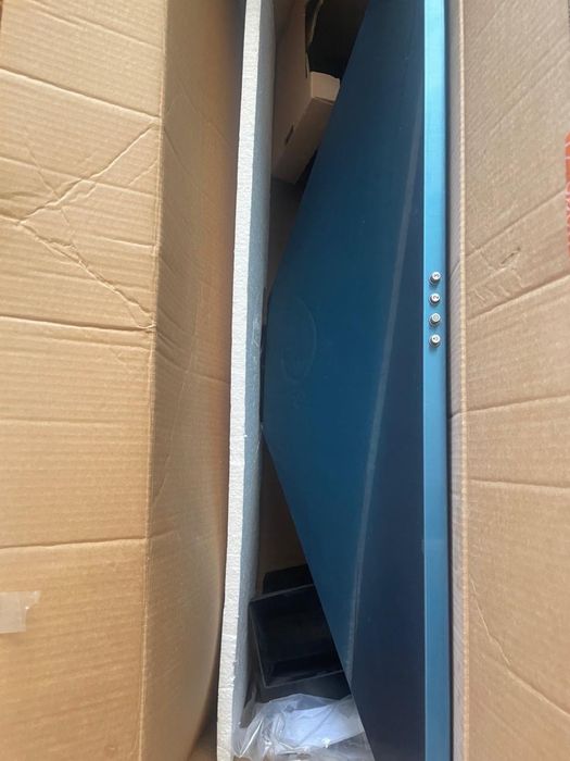 Продается Вытяжка новая