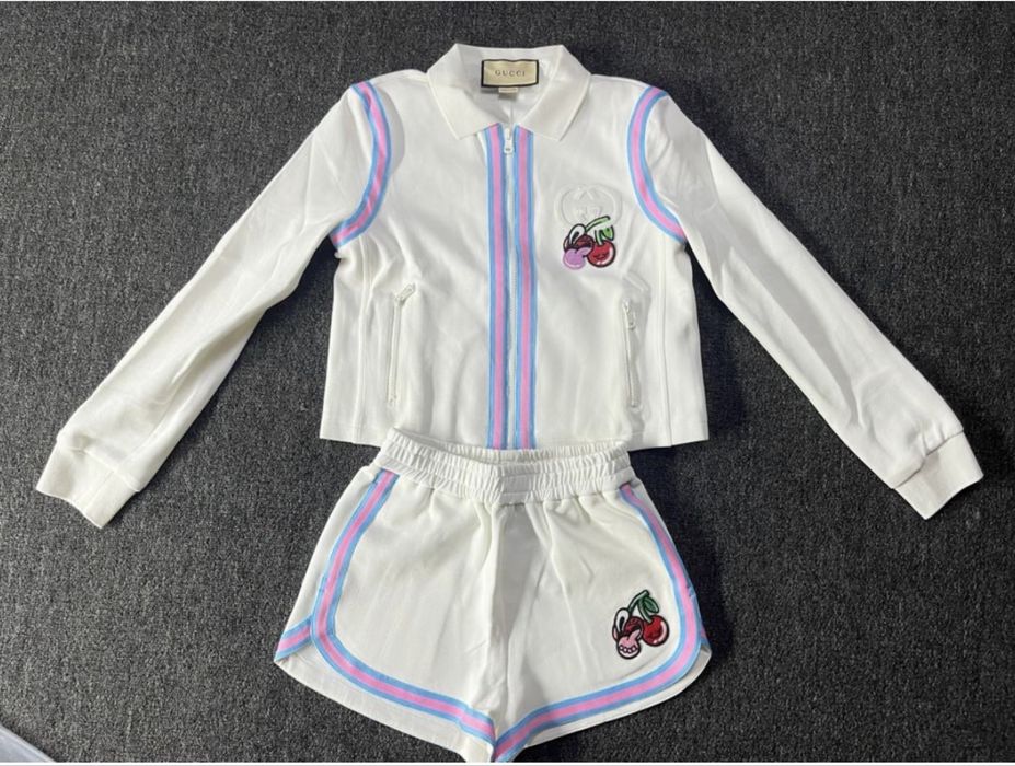 Gucci дамски сет яке суитчер и панталонки S xs
