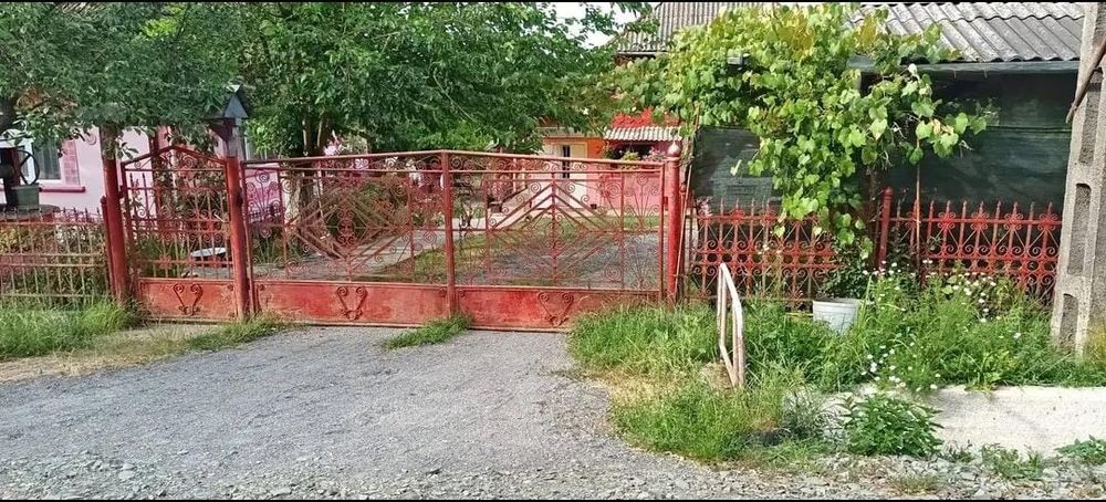 Vând locuință la tara