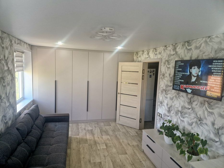 Продам 1,5 - комнатную квартиру