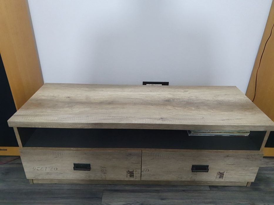 Vând comodă TV  pt livng