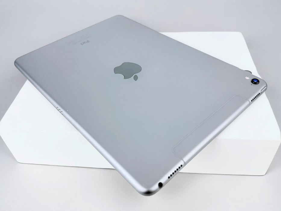Таблет Apple iPad Pro 9.7" 256GB Wi-Fi + Cellular Space Gray Перфектен!