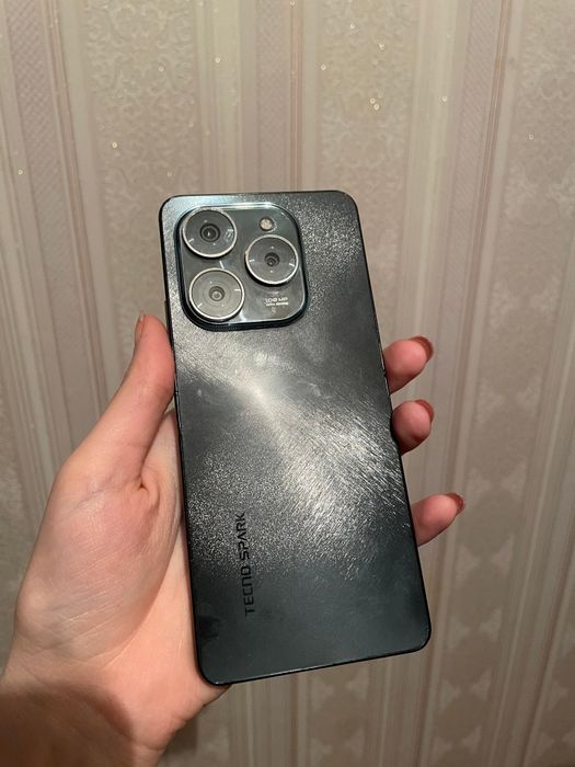 Обменяю телефон Техно Спарк 20 про