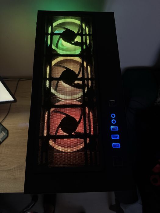 Професионален геймърски компютър