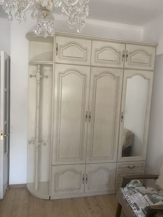 Продаю прихожую мебель