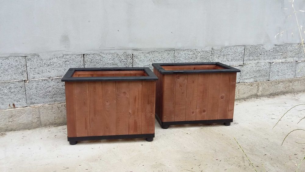 Дървени Кашпи за декорация.