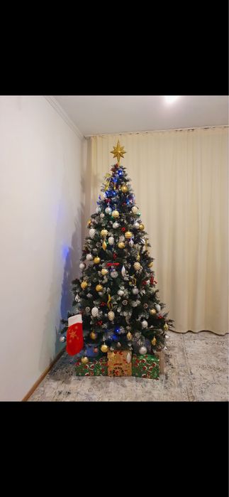 Продаю новогоднюю елку
