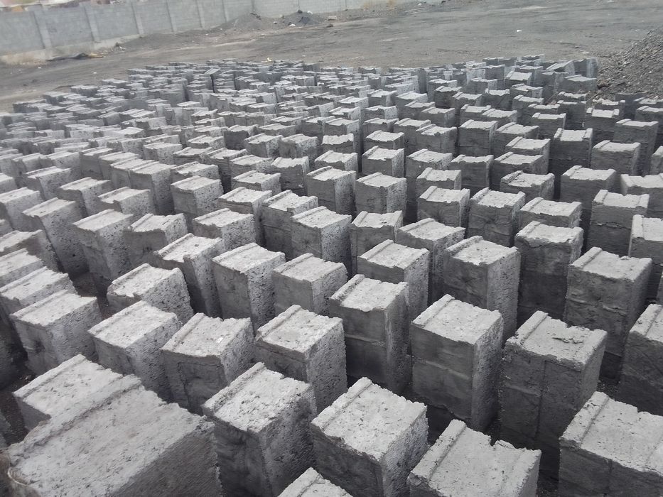 Шлакоблочный кирпич