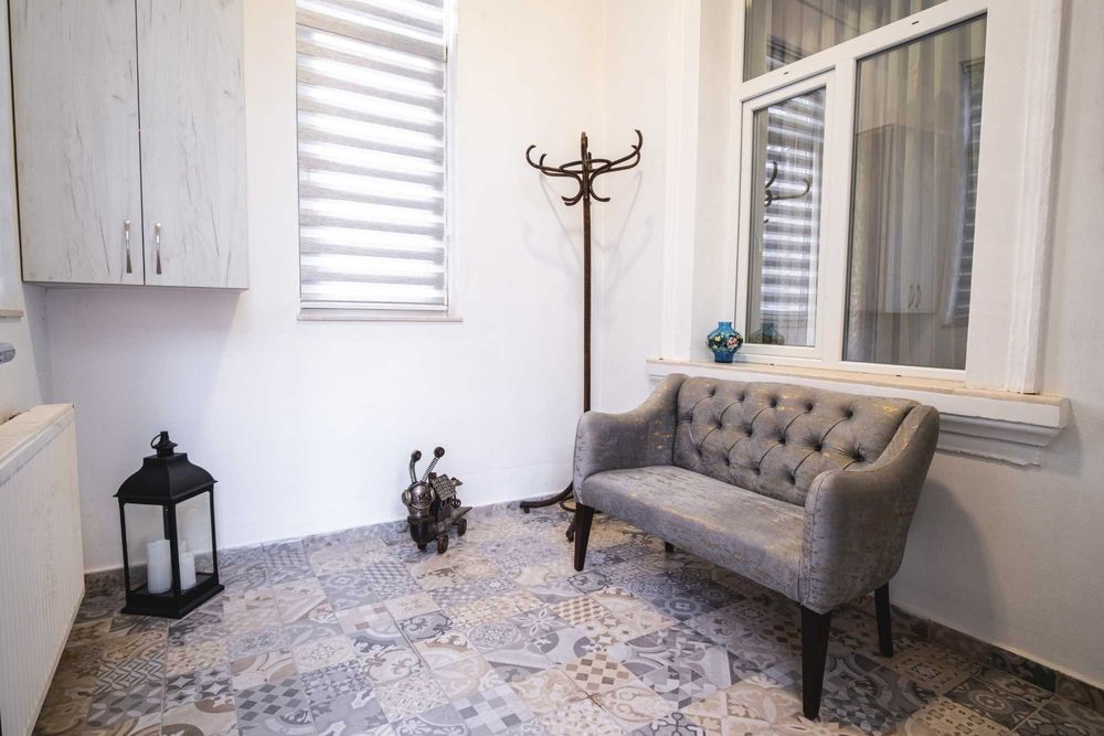 Продава се Тристаен апартамент в Русе, Център - 90 кв.м за 1417 €/кв.м - Снимка #16