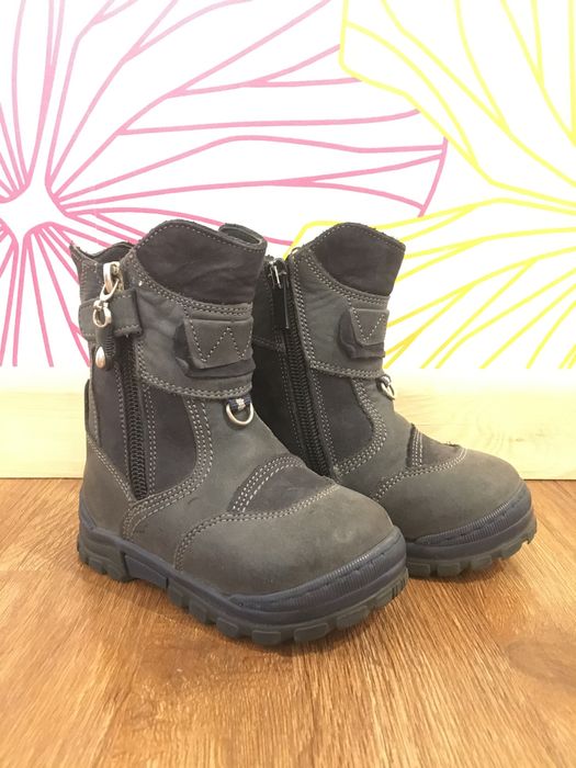 Продаются детские сапожки на мальчика из натурального меха и кожи