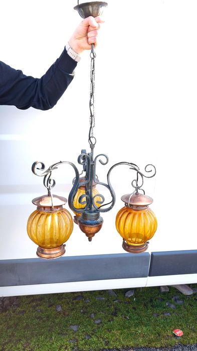 Lustra /. Candelabru vechi, 240 lei