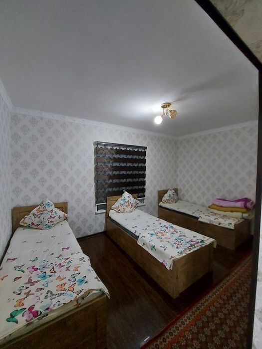 Dacha Oqtosh toza hava salqin joy shanba yakshanba kelishamiz