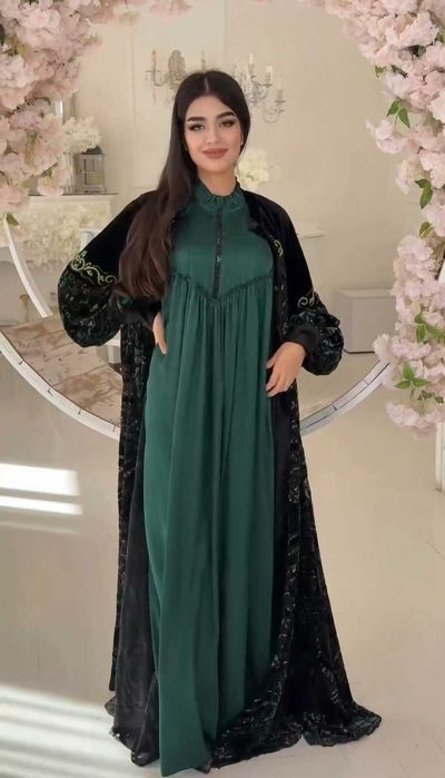 Dubay abayasi. AGSAN AL TUUT  Brand Dvoyka baza va abaya.