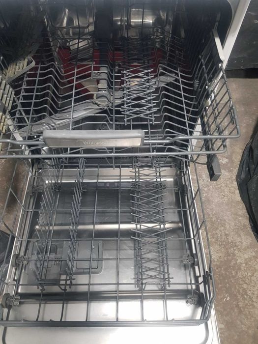 Голяма съдомиялна Whirlpool за 12 комплекта