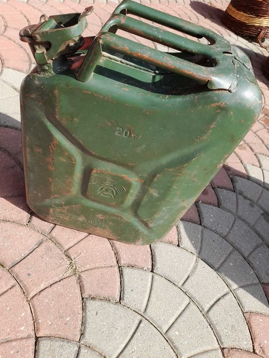 Vand canistra combustibil 20litri Dacie