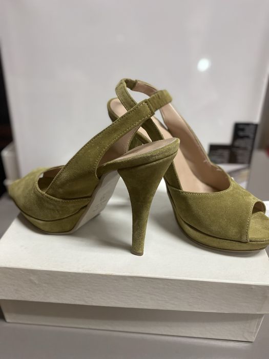 Италиански Нови велурени сандали на висок ток