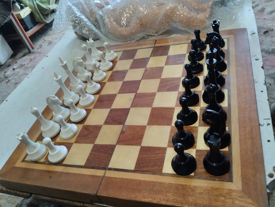 Шахмат СССР продам . Смотрите