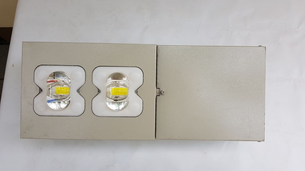 Reflector lampa LED SMD stalp 230V 82W nou