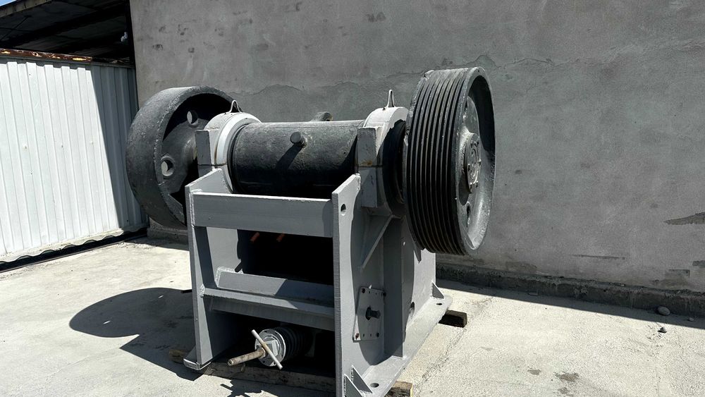 Sholkoviy drobilka srochno sotiladi