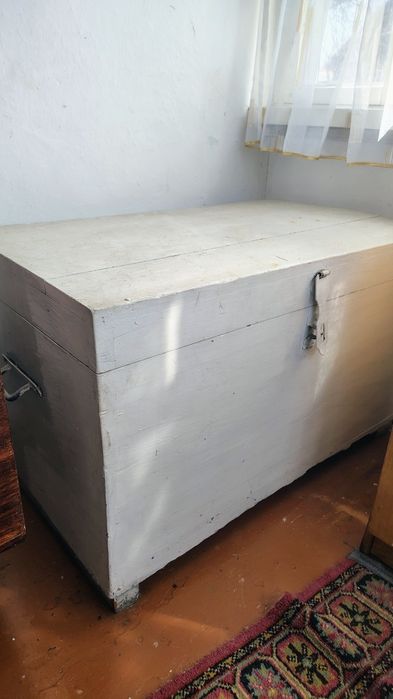 Продам мебель, хоз. утварь, посуду