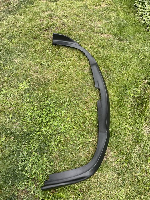 Продам губу на Субару