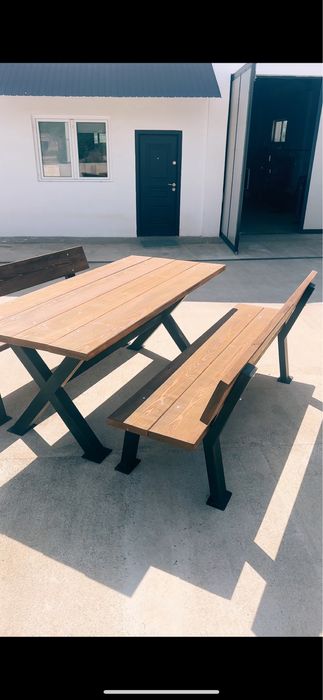 Masa si banci structura metalica si lemn masiv