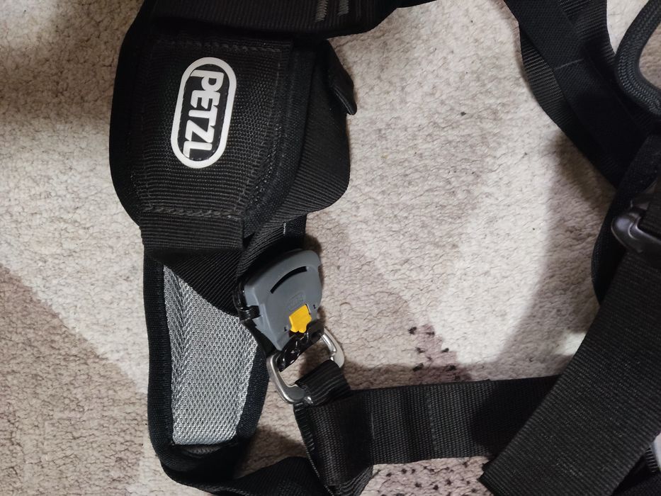 Сбруя (седалка) Petzl Navaho с вграден гръден самохват за височинна работа