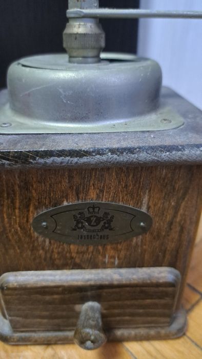 Vând râșniță de piper/cafea