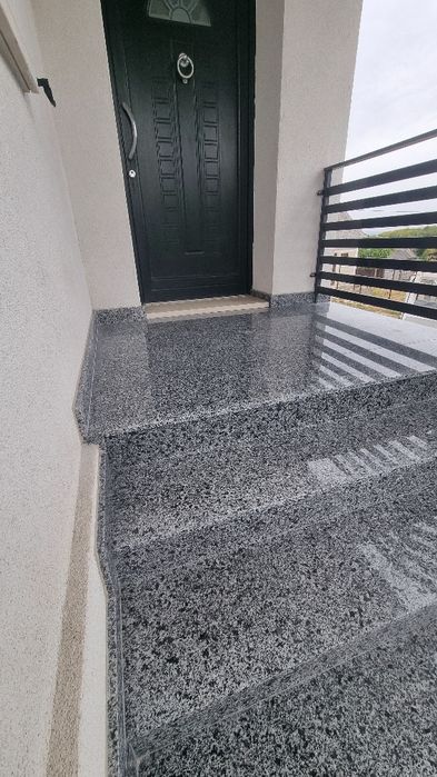 Debitez si prelucrez granit New Halayeb cu 350 lei mp 0726535505. Transport gratuit!