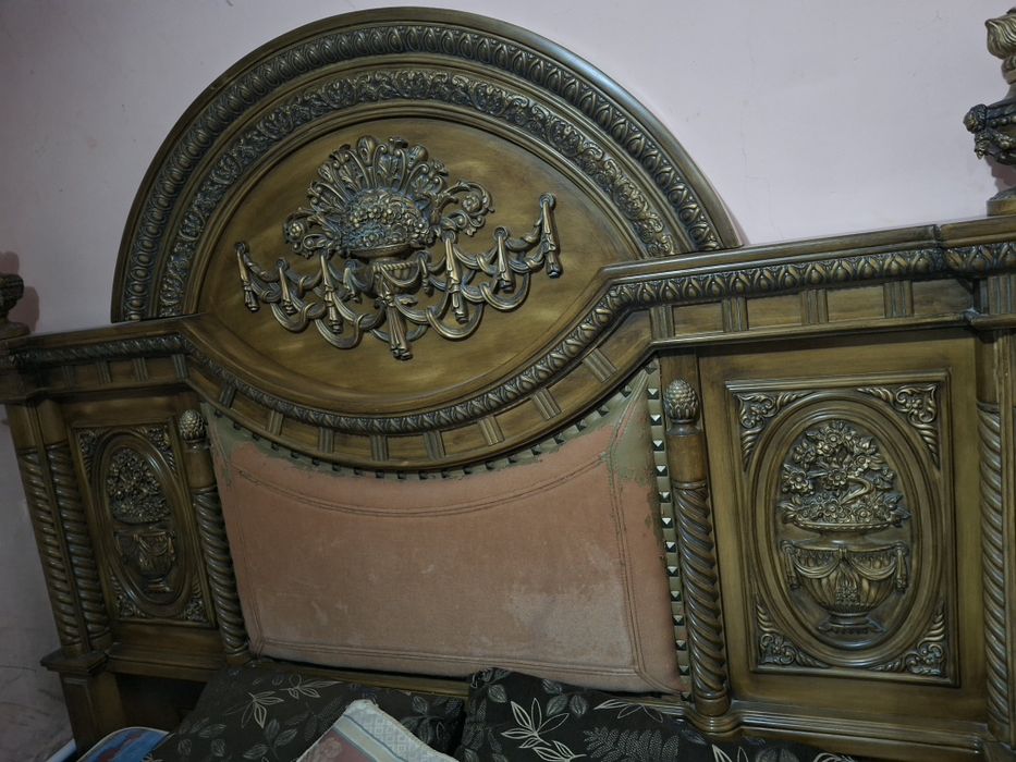 Продам спальный гарнитур