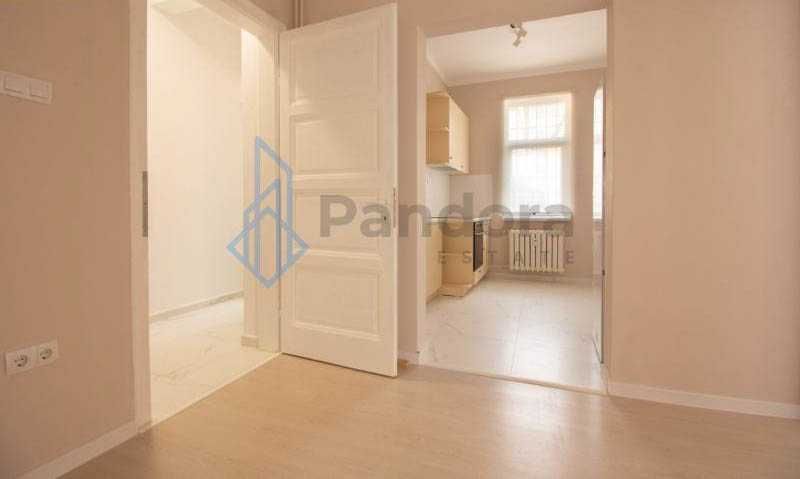 Дава се под наем Тристаен апартамент в София, Център - 83 кв.м за 600 € - Снимка #8