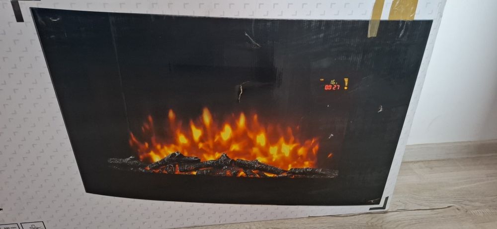 Șemineu electric de perete