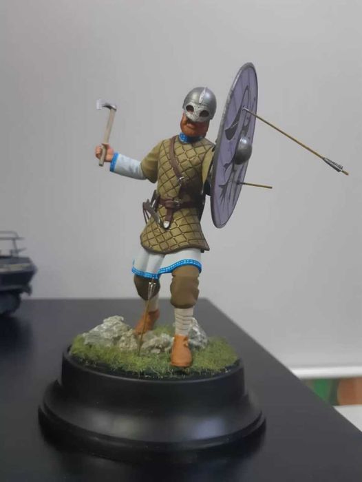 Сборная модель 1:16 Викинг IX век (ICM)