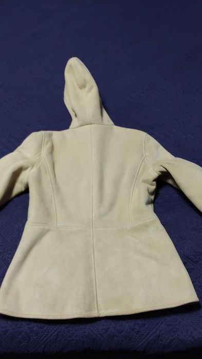 Велурено палтенце