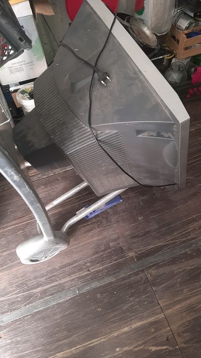 Продам телевизор LG в рабочем состоянии