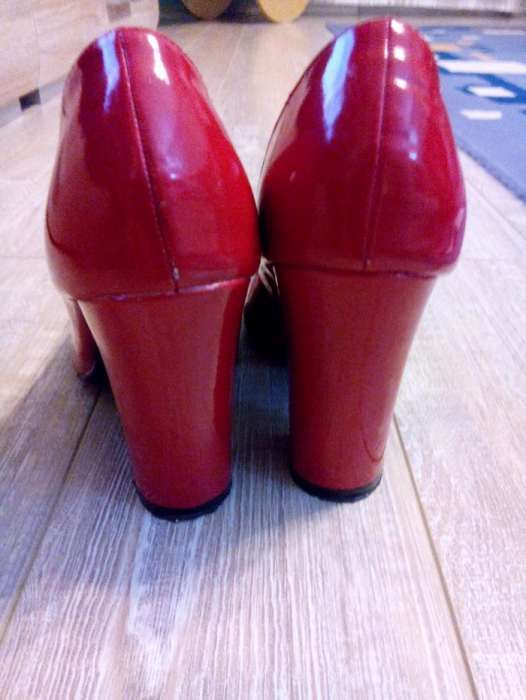 Pantofi rosii, masura 35