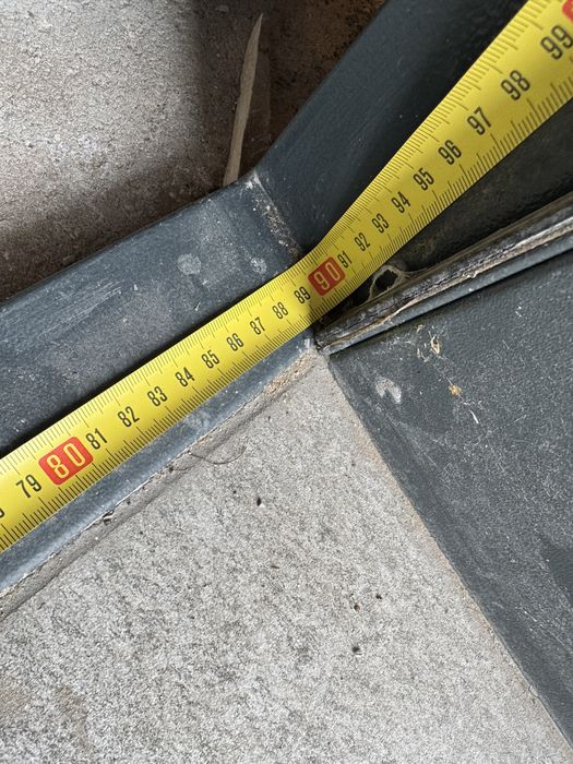 Метална блиндирана външна врата