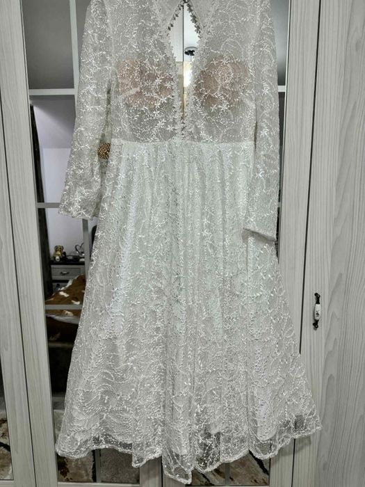 Vand rochie ideala pentru cununie