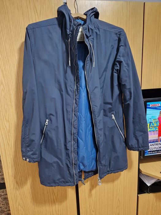 Vând geacă parka pull&bear mărimea M-L