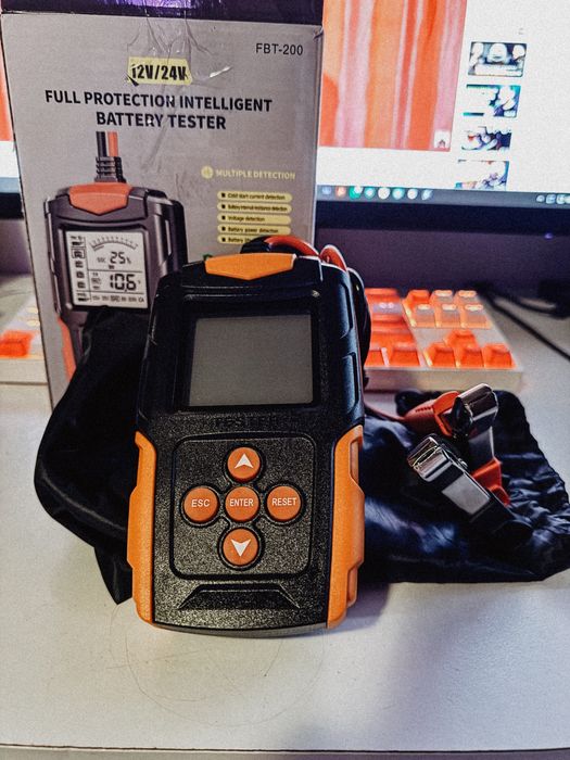 Tester baterii auto 12V / 24V