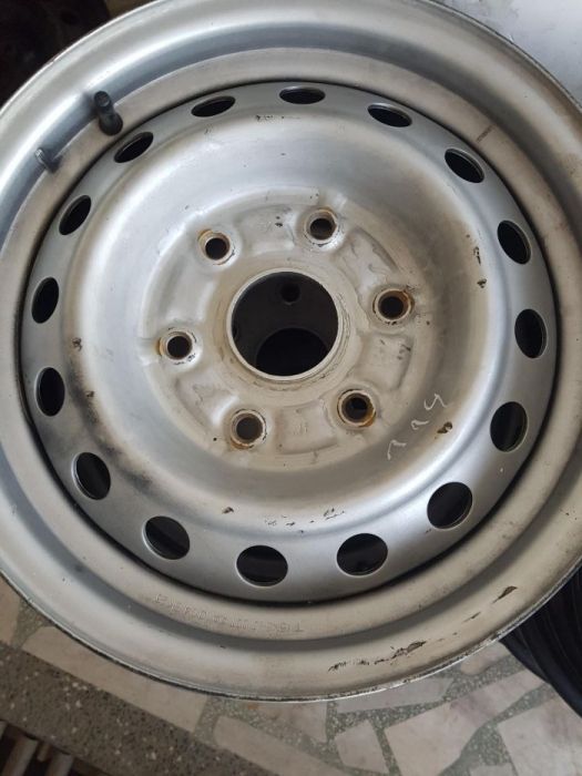 6 болта 6X114.3 Toyta /Mazda/Nissan броя Замъка Ямбол.