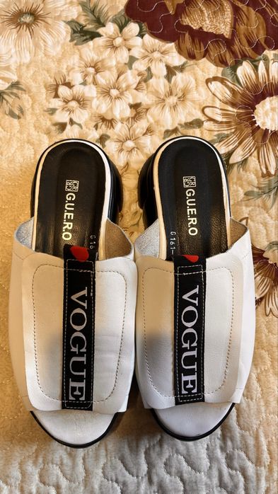 Шлепанцы на платформе