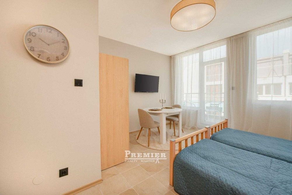 Студио на първа линия в Равда