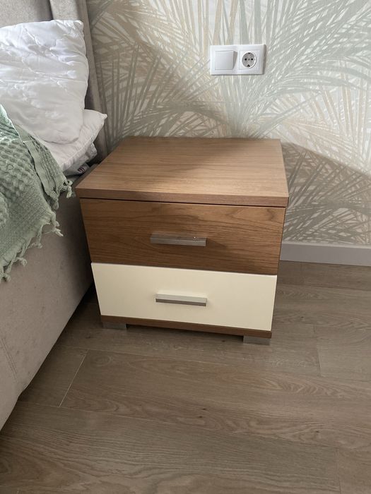 Тумбы прикроватные 2 шт