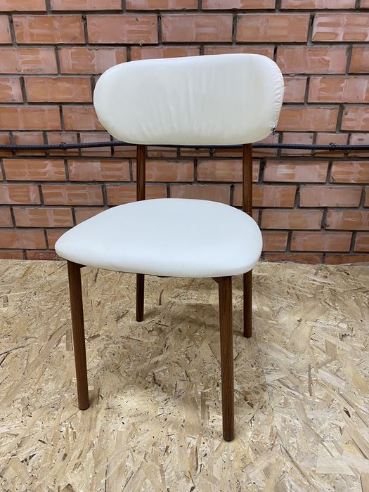 Продам новые стулья