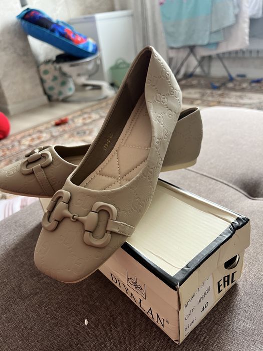 Одежда женский туфли сапоги кросовки