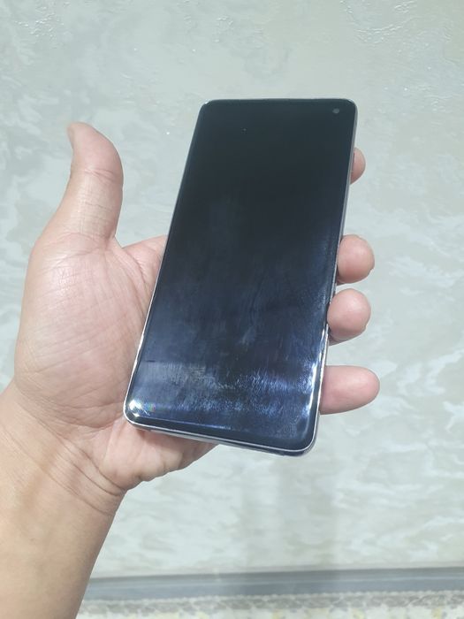 Samsung s 10 8ga 128gb Состаяанаси зор  ишлаши зор