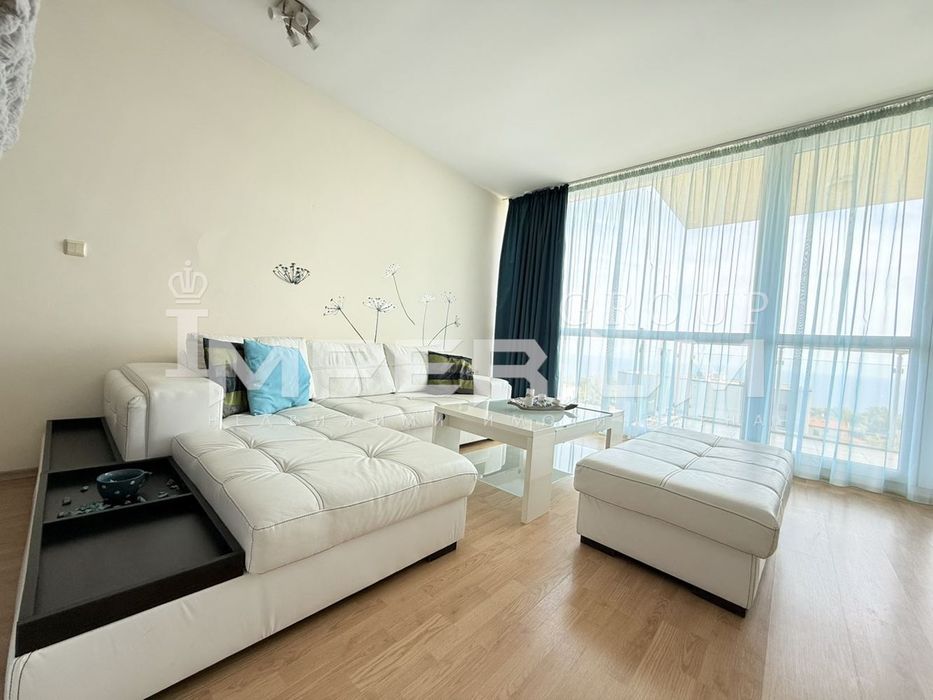 Дава се под наем Тристаен апартамент в Варна, Галата - 120 кв.м за 850 € - Снимка #1