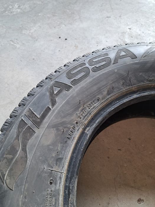 2 anvelope iarnă 215 75 r16 C Lassa